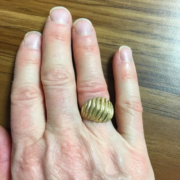 EUC 14K Dome/Shrimp/Cocktail Ring, Brushed & Polished Gold, Mark="G", Size 5.25
